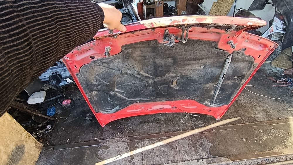 Продам капот audi c4 100