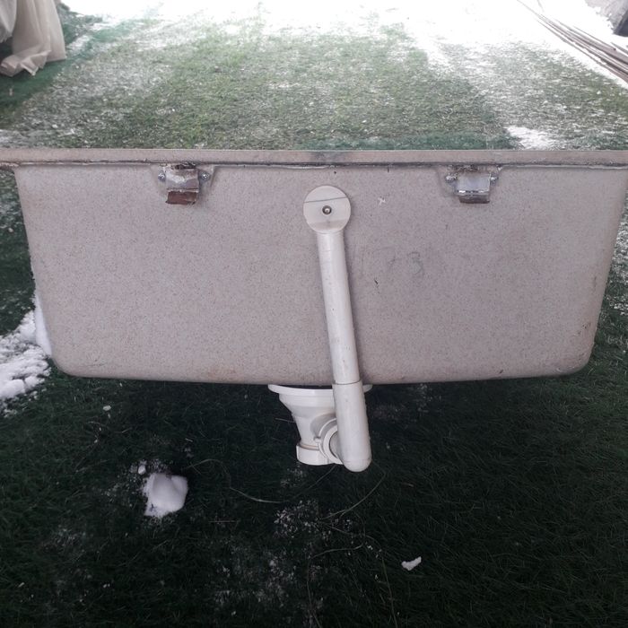 Умывальник для ванной.