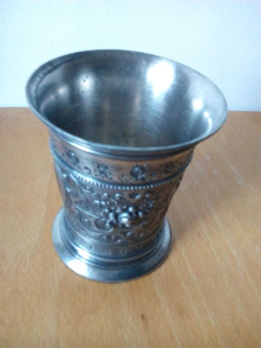 Чаша за вино с ловни мотиви