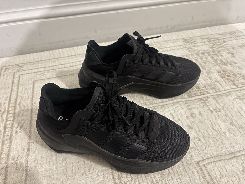 Кроссовки adidas