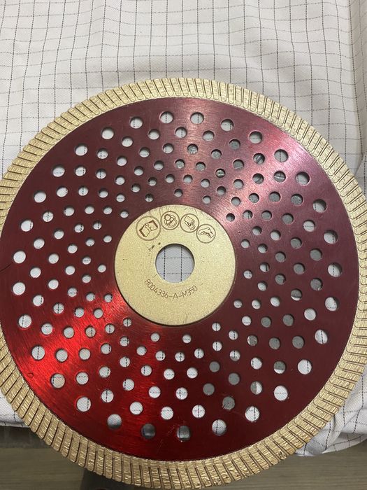 Диамантен диск за рязане BF850.