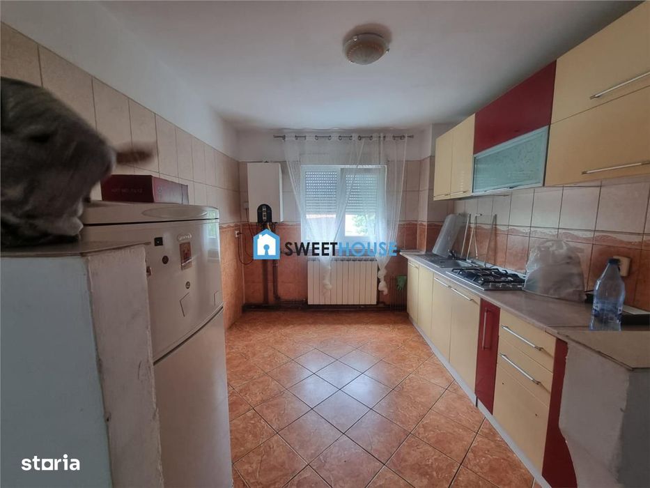 Apartament cu trei camere zona centrala