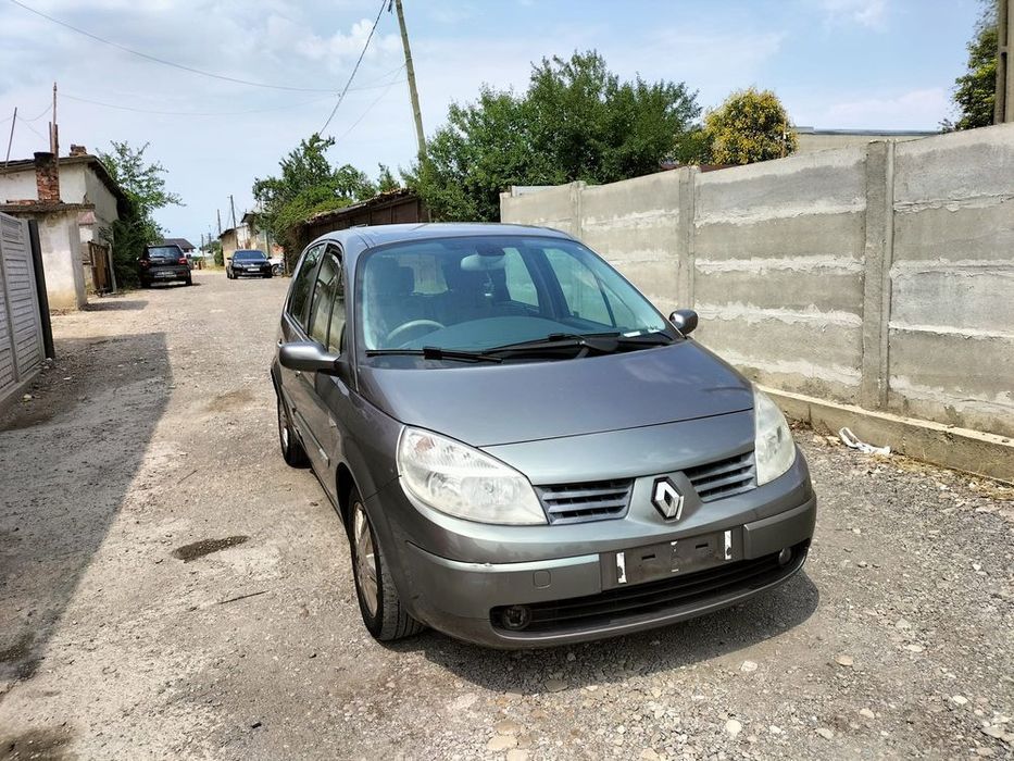 Dezmembram Renault Scenic 2 1.6 b usa fata stanga/ usa spate stanga/ geam usa
