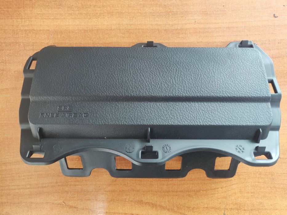 Toyota Land Cruiser 200 Lexus Lx 570 крышка коленного Аирбага