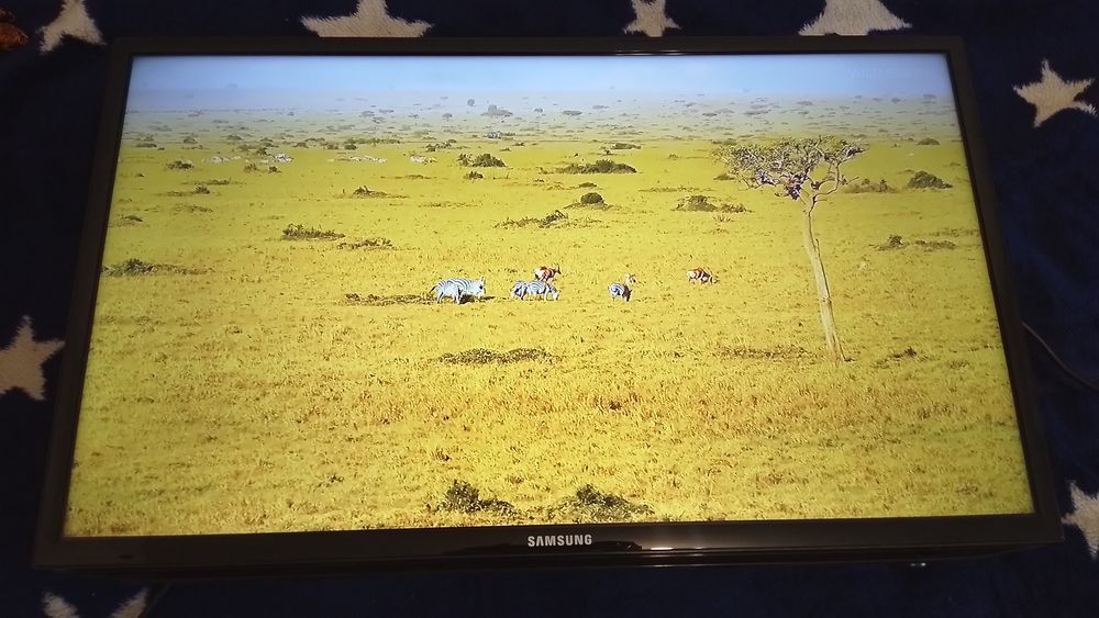 Телевизор самсунг 32", full hd, 100 герц, не смарт