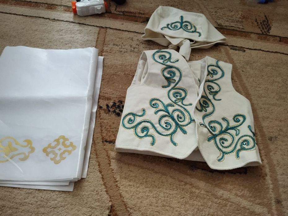 Продам детский костюм тусау кесу