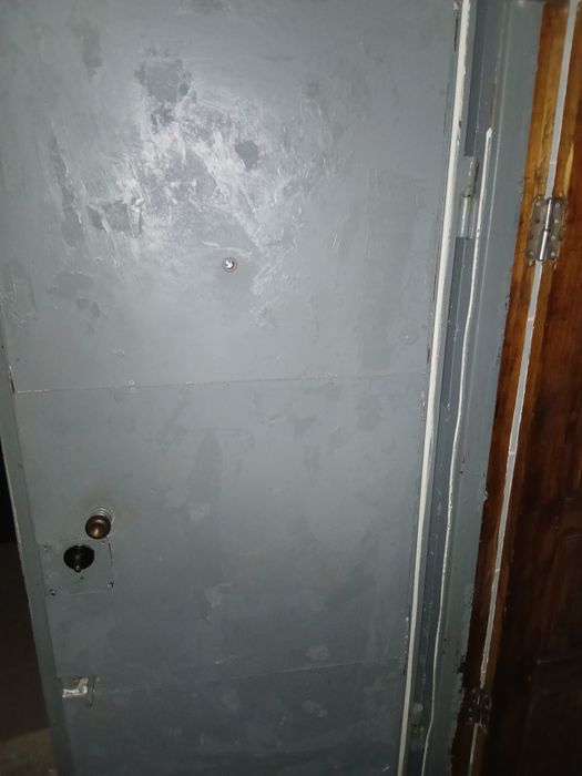 Продам дверь входная