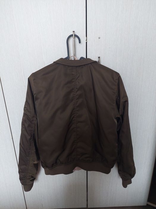 Geacă bomber damă Pull&Bear matlasată, kaki, mărimea M – casual / urba