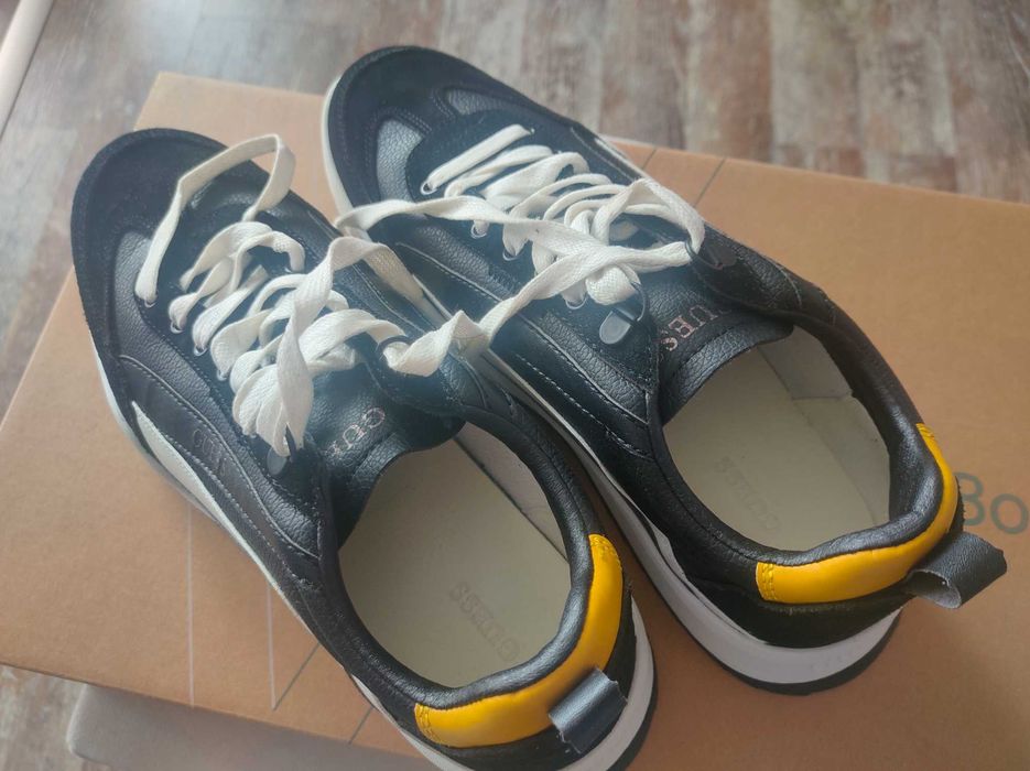 КАТО НОВИ - Оригинални мъжки обувки Guess размер 43