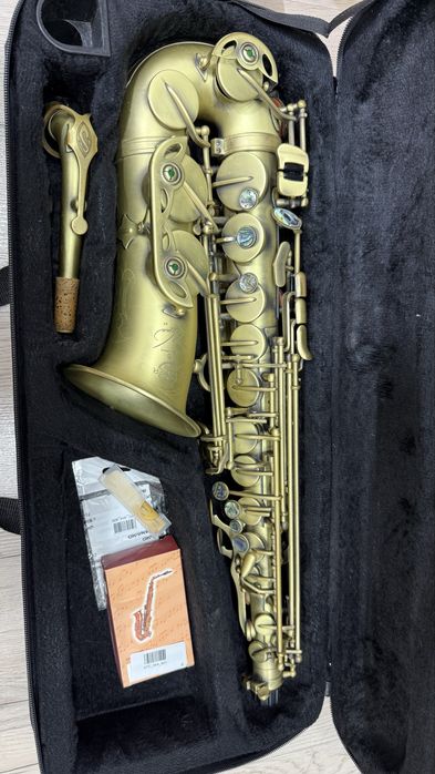 Продам саксофон альт Сельмер . Selmer