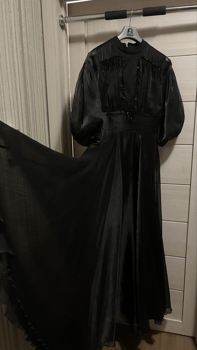 Продам элегантное, красивое вечернее платье