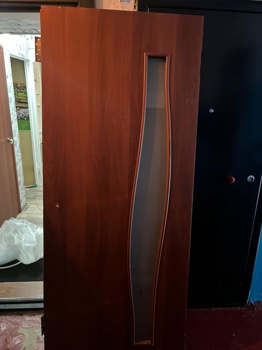 Продам межкомнатную дверь б/у