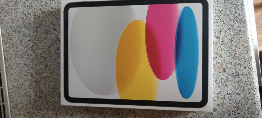 Vând Apple iPad a16