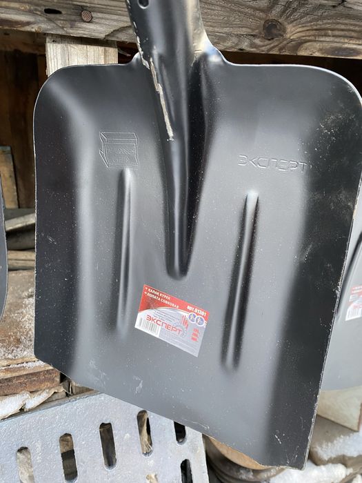 Ледоруб, лопаты