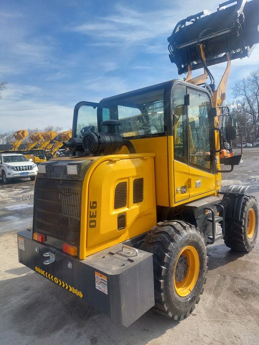 Погрузчик 930  SZLC