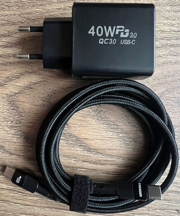 Бързо зареждащи USB адаптер тип С и А и кабел тип С