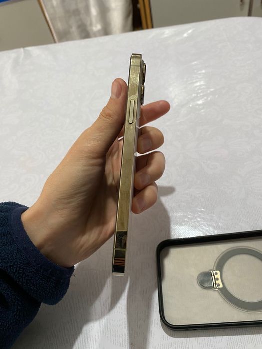 Продам айфон 13 про макс