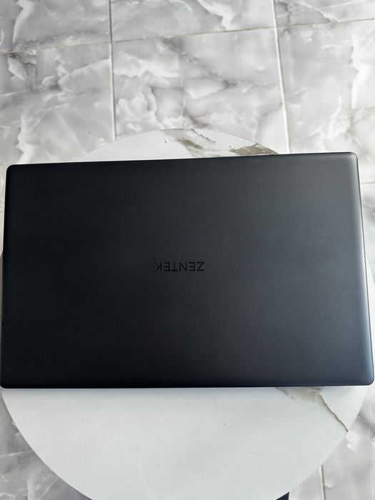 Продам ноутбук Zentek