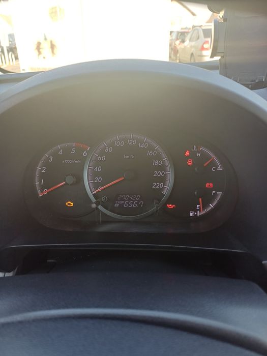 Vând mazda 5, 7 locuri!