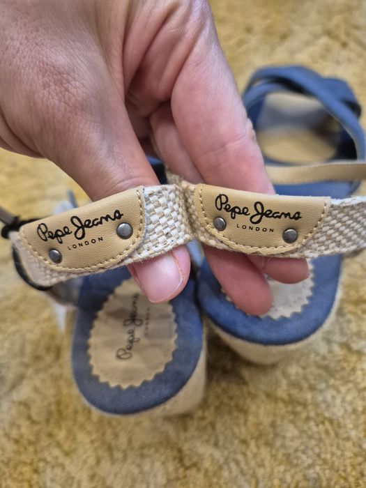 Сандали на платформа на PEPE JEANS