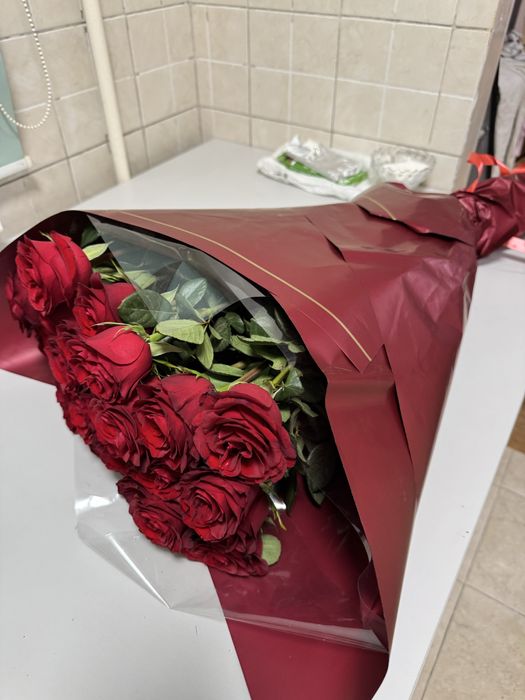 Метровый 25 штук розы сатылады