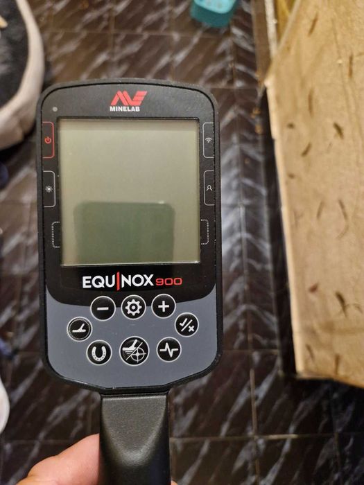 Металотърсач Minelab Equinox 900  С Гаранция