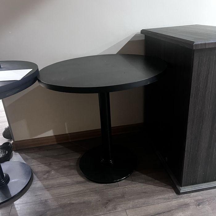 Продам столы и стулья