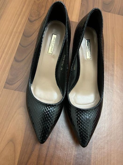 Туфли чёрные с каблуком