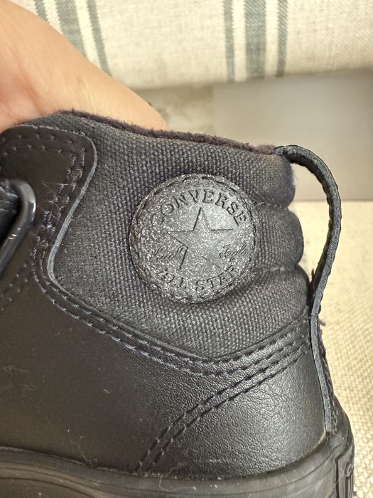 Incaltaminte copii din piele, marimea 23, marca Converse, stare impeca