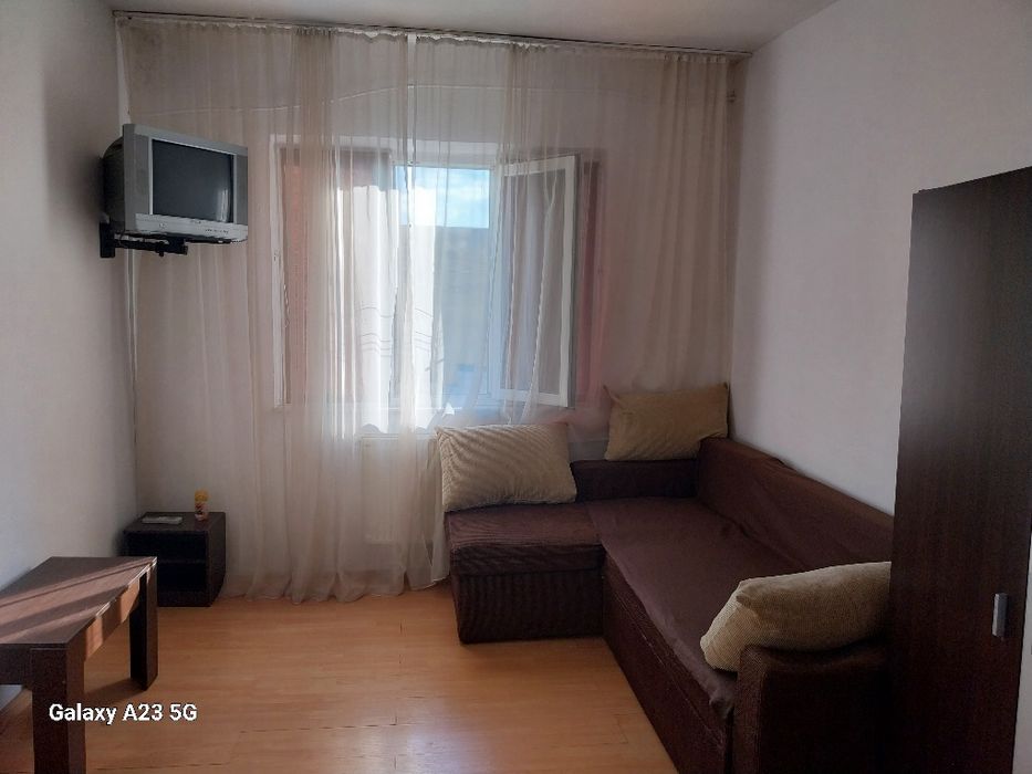 Închiriez garsoniera