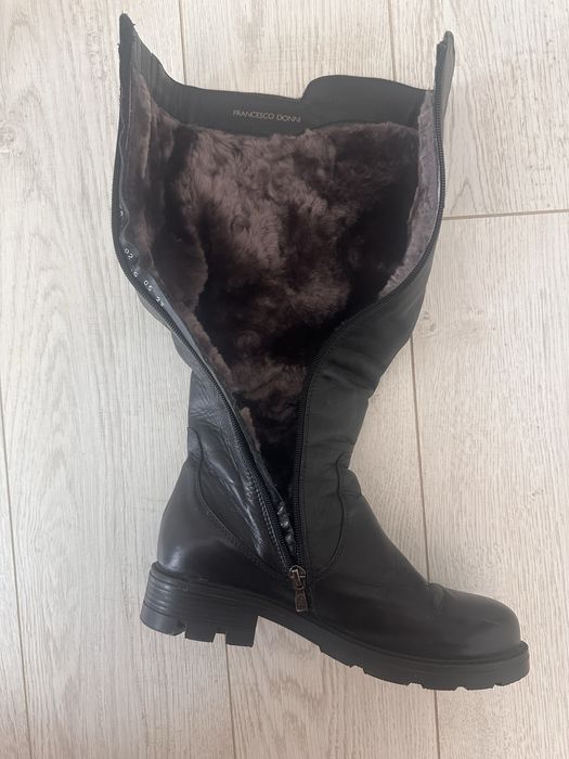 Продам женские кожаные сапоги