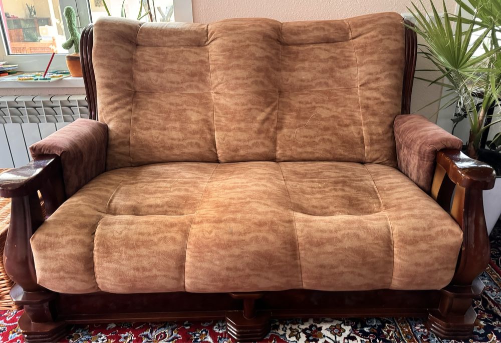 Диван в комплекте