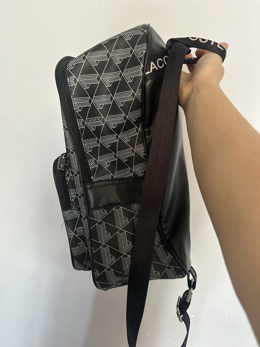 Рюкзак от Lacoste