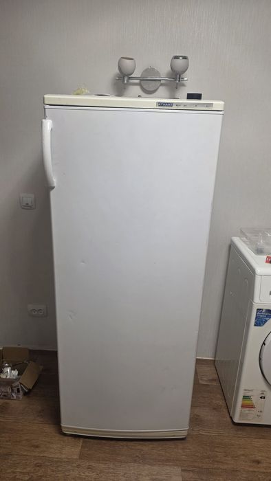 Продам морозильник.