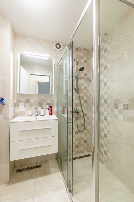 Нощувки - Finest 3BR Downtown София