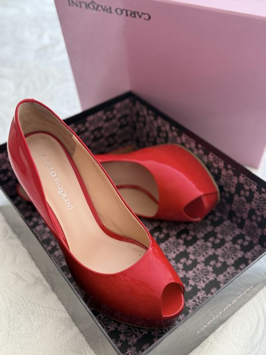 Туфли алого цвета Carlo Pazolini