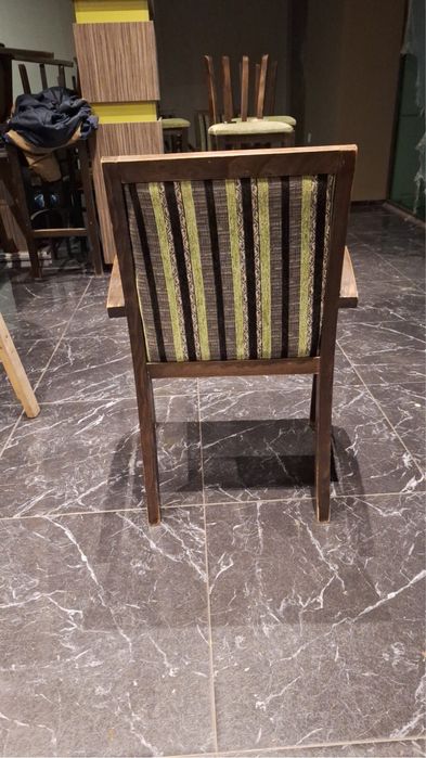 Стол  за сядане  удобни