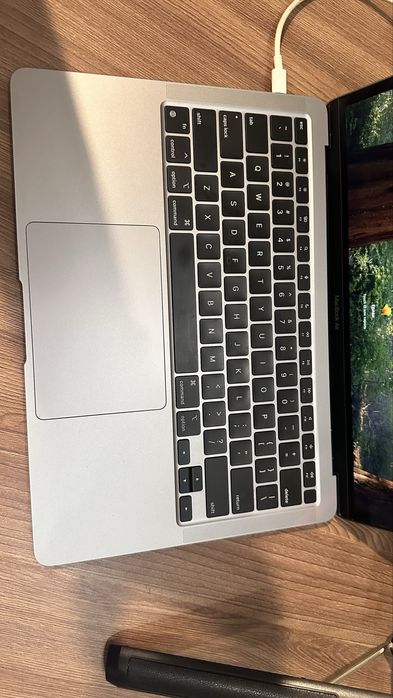 Продам Mac book Air