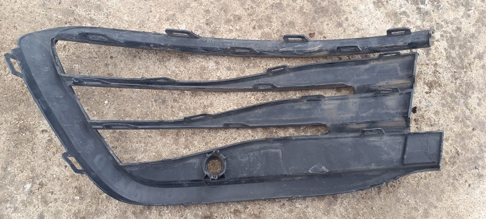 Решетки и хром лайсни Golf 8