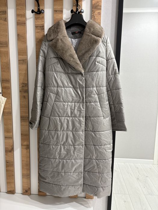 Куртка от Loreta с норковым воротником (НОВЫЙ)