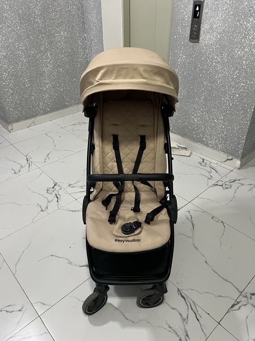 Продам прогулочную коляску easywalker jackey