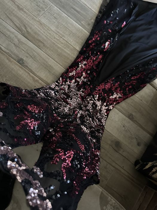 Рокля официална на паети