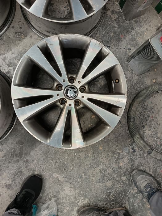Vând jante aliaj VW SKODA AUDI,  model Chicago R18 5x112 8J Et 44