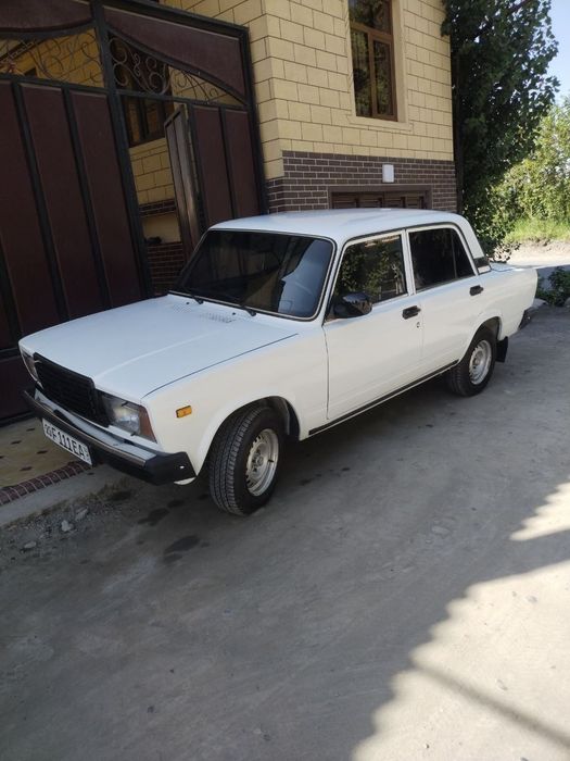 Vaz 2107 sotiladi