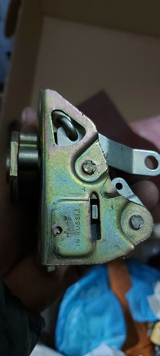 Замок на дверь ваз 2105