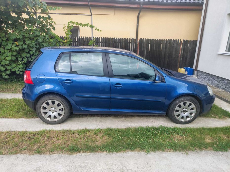 Vând golf 5 1.6 fsi