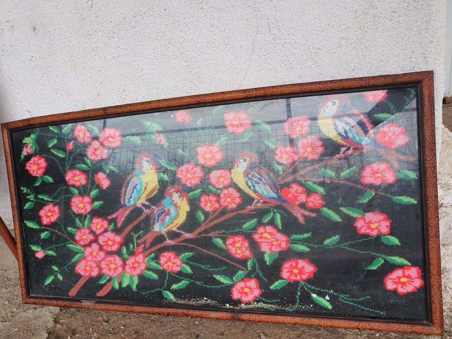 Vând tablou cusut manual, vechi de 50 de ani, model tradițional