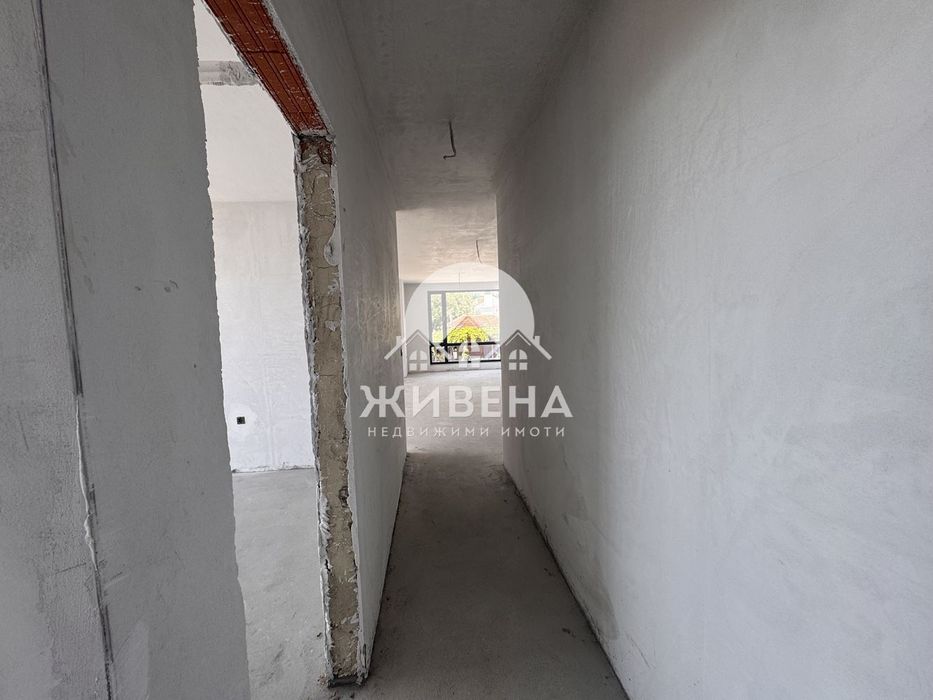 Продава 3-стаен апартамент, кв. Галата, плюс 2 паркоместа - снимка 7