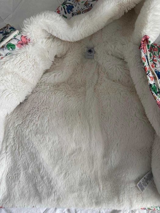 яке Petit Bateau