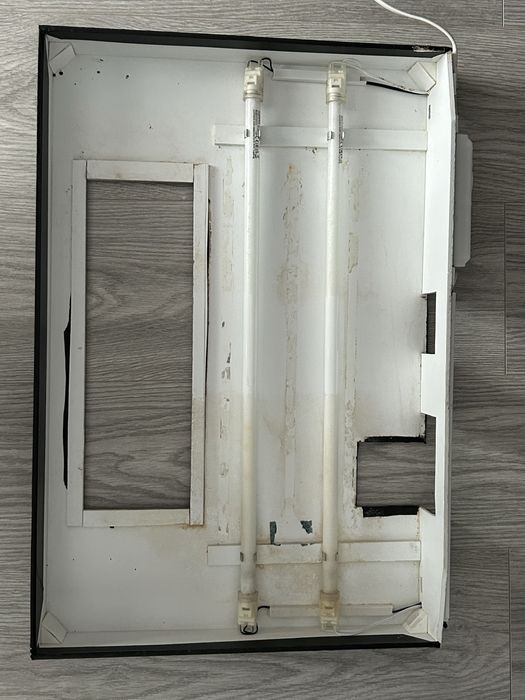 Capac acvariu cu sistem de iluminat